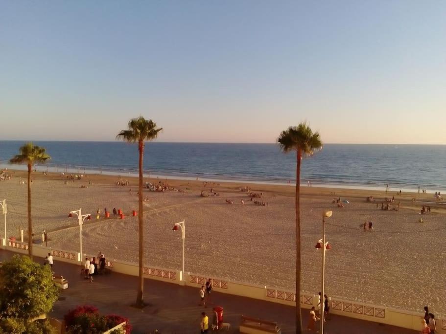 Cadiz Paseo Maritimo Playa Victoria Frontal Mar Leilighet Eksteriør bilde