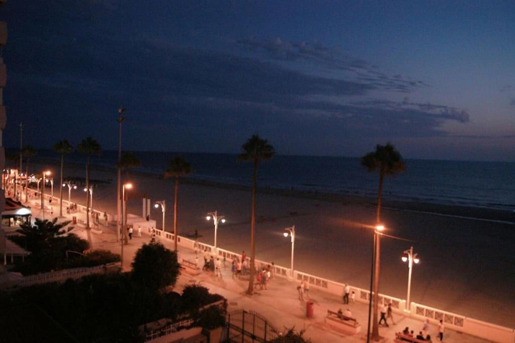 Cadiz Paseo Maritimo Playa Victoria Frontal Mar Leilighet Eksteriør bilde